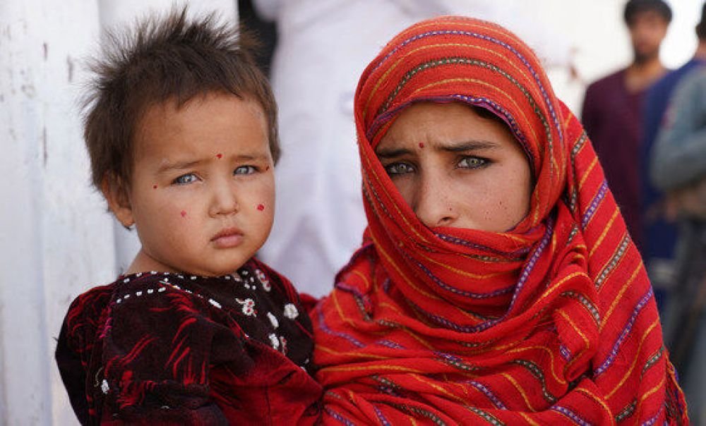 Supporting Women Without Guardians: Needs and the Importance of Charity Efforts
